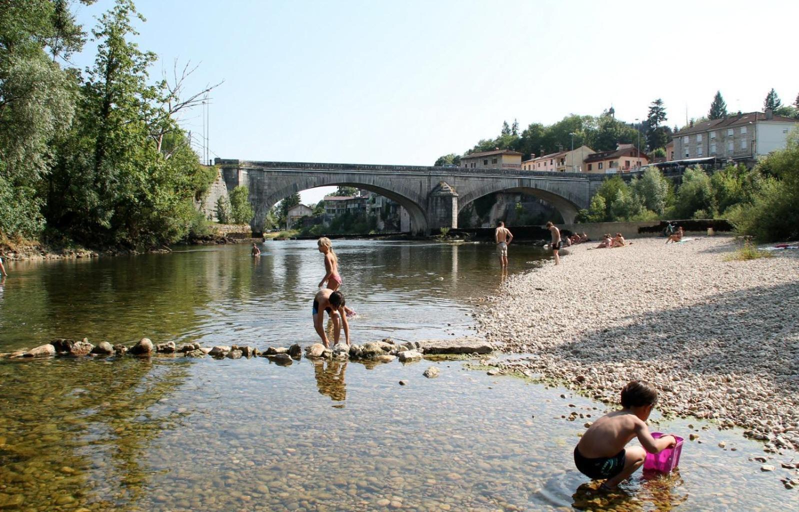 Gite L Ainstant A 2 Pas De La Riviere, Proche Cnpe Et A42 Neuville-sur-Ain 外观 照片